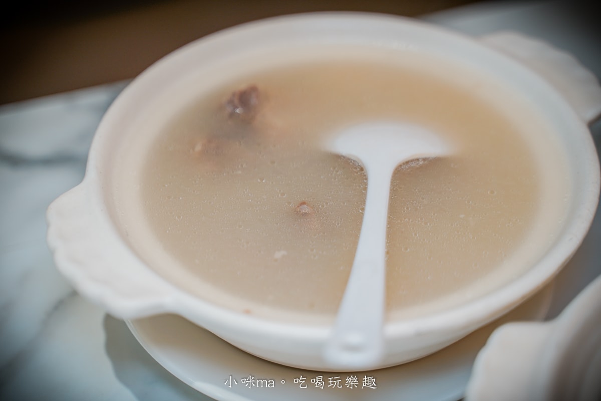 【北投明德站美食】左爺爺風味小館｜家常菜紅燒獅子頭超下飯！南洋咖哩雞、法式牛粒都必點～近捷運明德站、附停車資訊