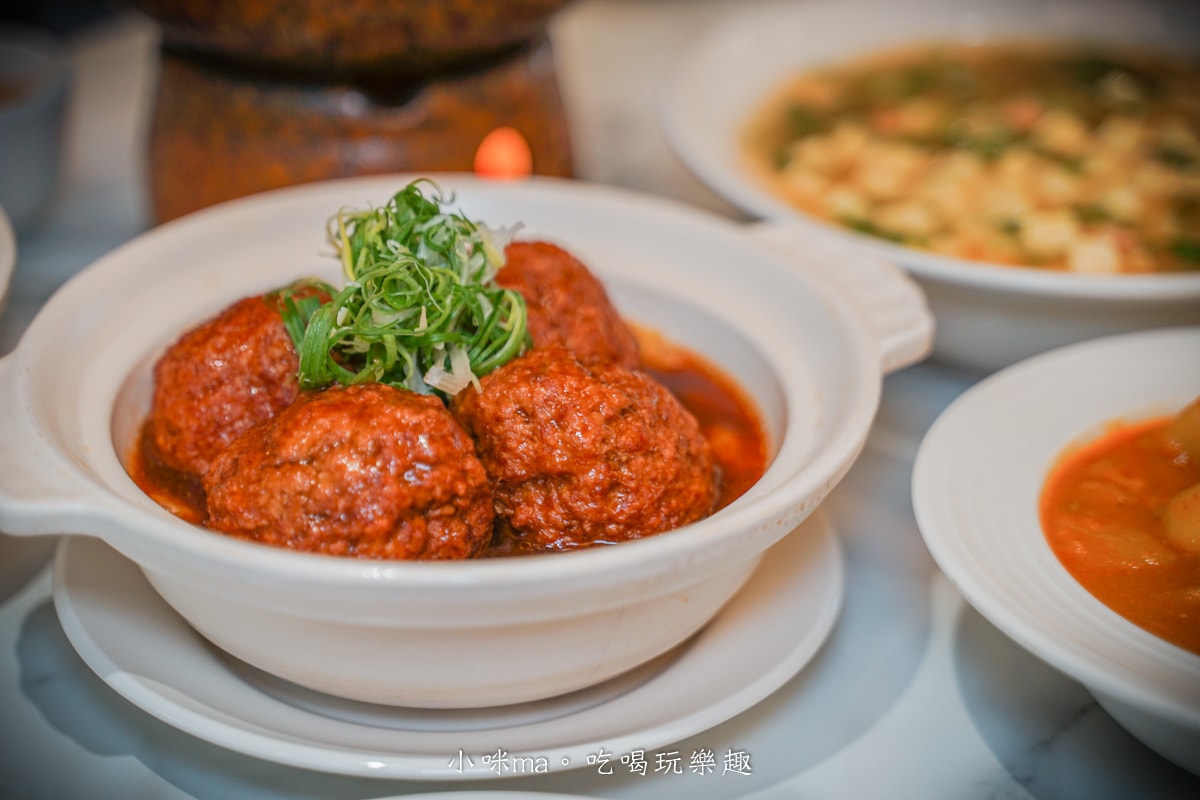 【北投明德站美食】左爺爺風味小館｜家常菜紅燒獅子頭超下飯！南洋咖哩雞、法式牛粒都必點～近捷運明德站、附停車資訊