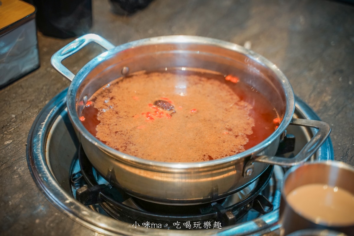 【基隆吃到飽推薦】赤富士日式無煙燒肉鍋物-基隆店|和牛、海鮮一次滿足!高CP值燒肉鍋物吃到飽太誇張! - 第25張圖 【基隆吃到飽推薦】赤富士日式無煙燒肉鍋物-基隆店|和牛、海鮮一次滿足!高CP值燒肉鍋物吃到飽太誇張!