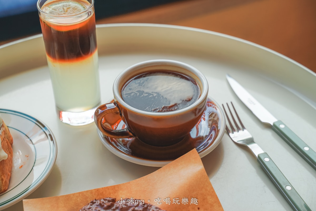 【中山站咖啡】AFAD CAFE中山選物店｜藏在二樓的韓系選物咖啡館，好拍又好逛！中山區美食