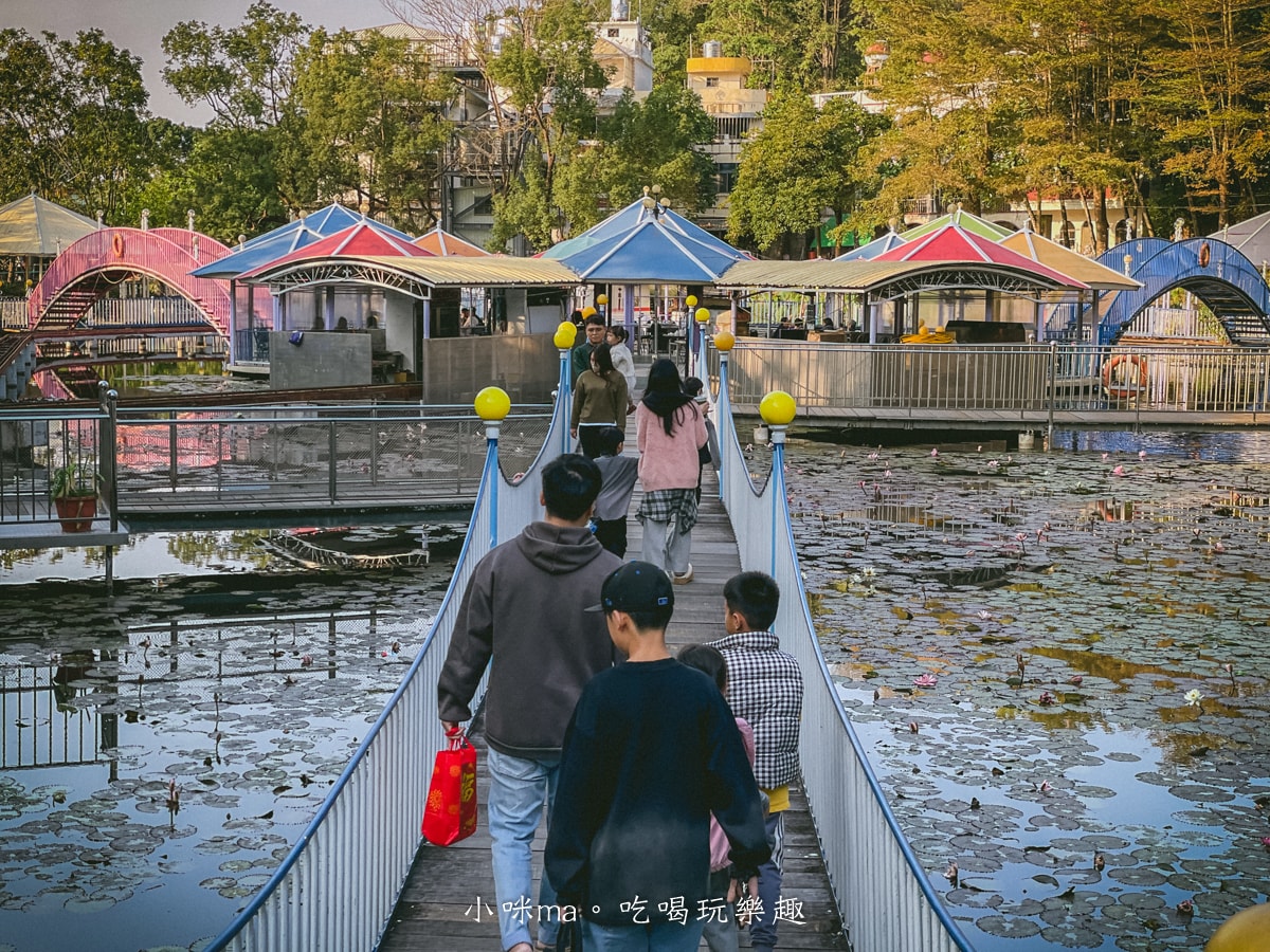 【高雄景觀餐廳推薦】翠湖水上景觀餐廳｜異國風情水上玻璃屋！高雄約會、家庭聚餐都超適合