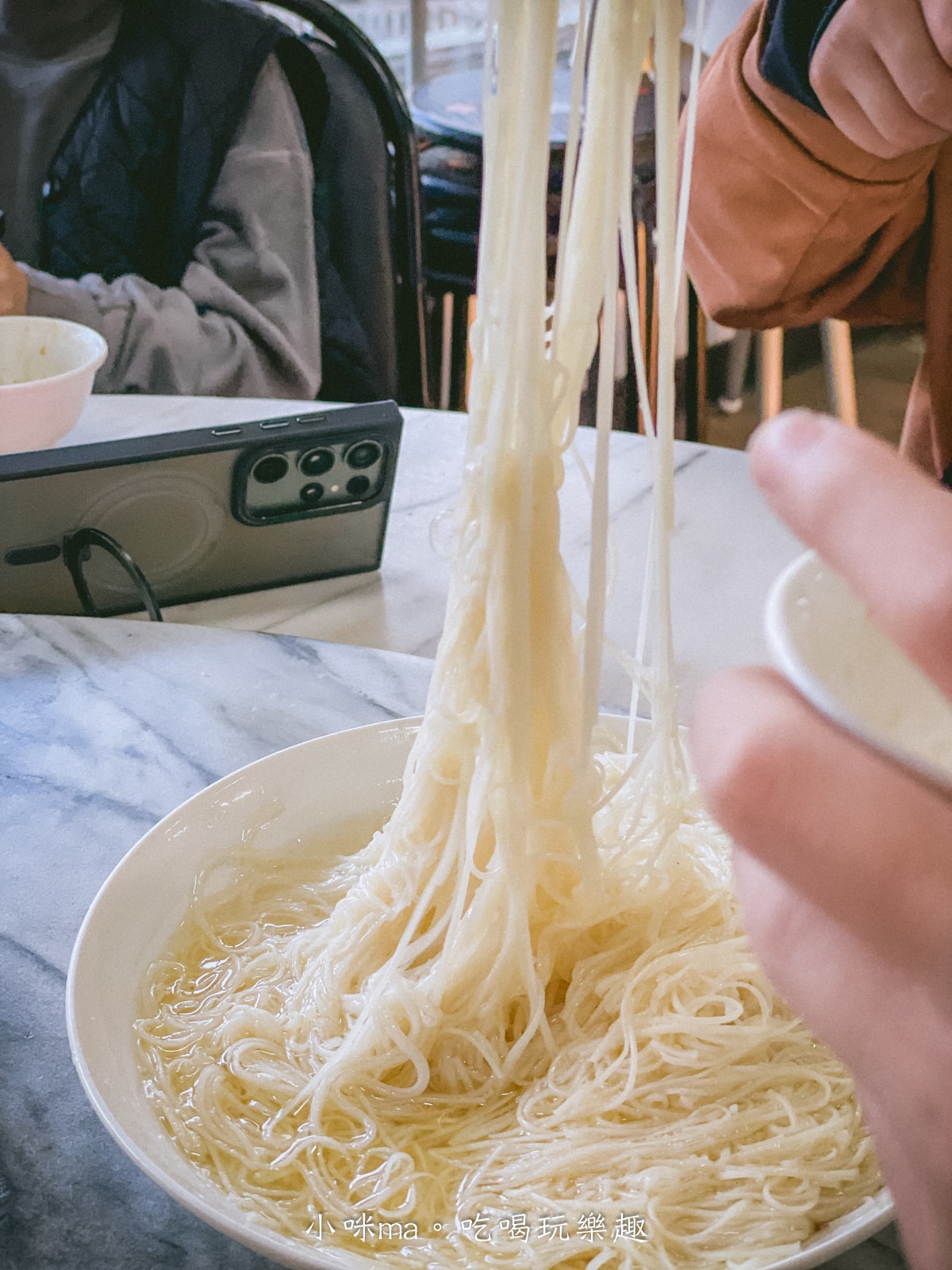 【高雄景觀餐廳推薦】翠湖水上景觀餐廳｜異國風情水上玻璃屋！高雄約會、家庭聚餐都超適合