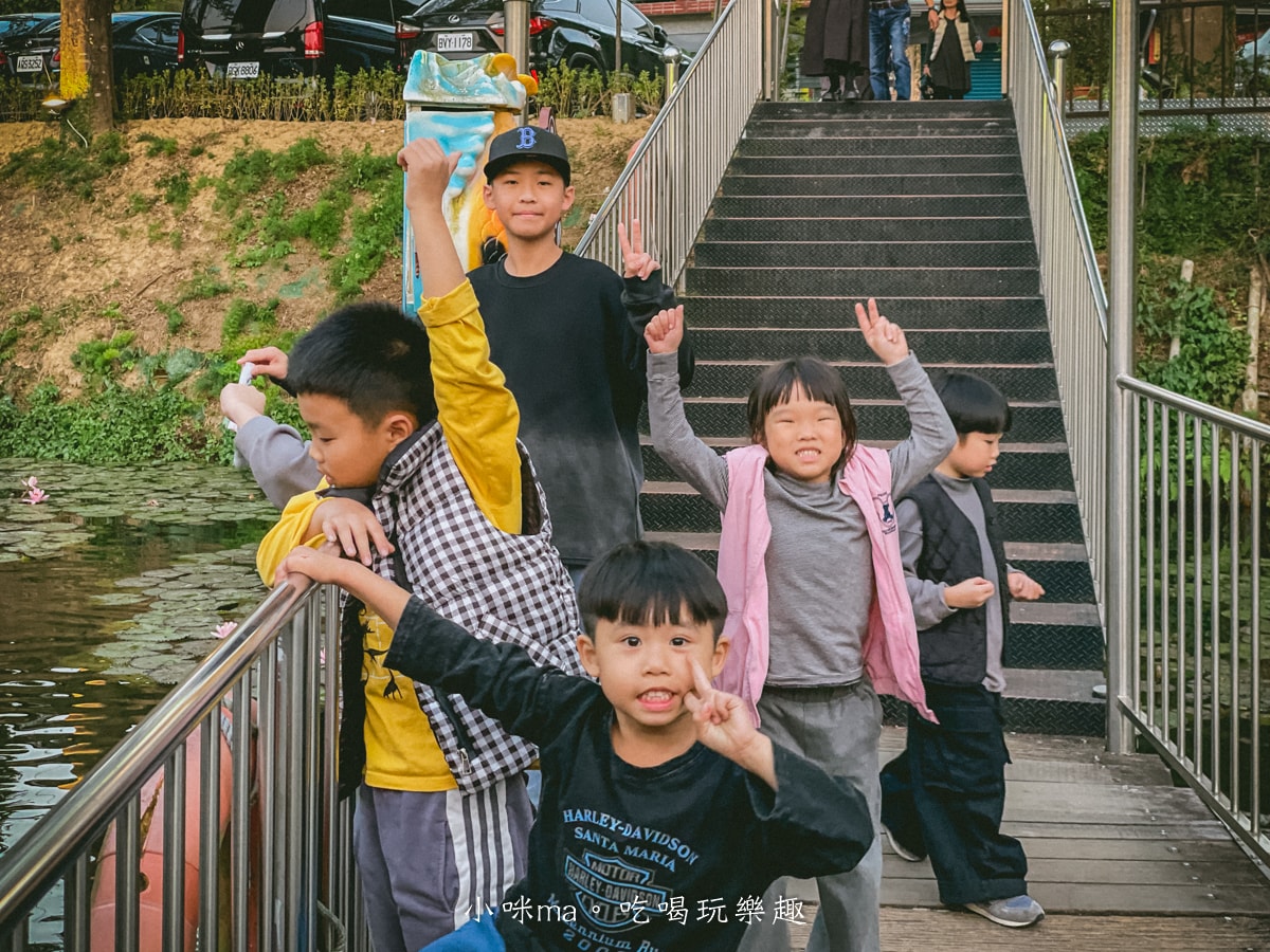 【高雄景觀餐廳推薦】翠湖水上景觀餐廳｜異國風情水上玻璃屋！高雄約會、家庭聚餐都超適合
