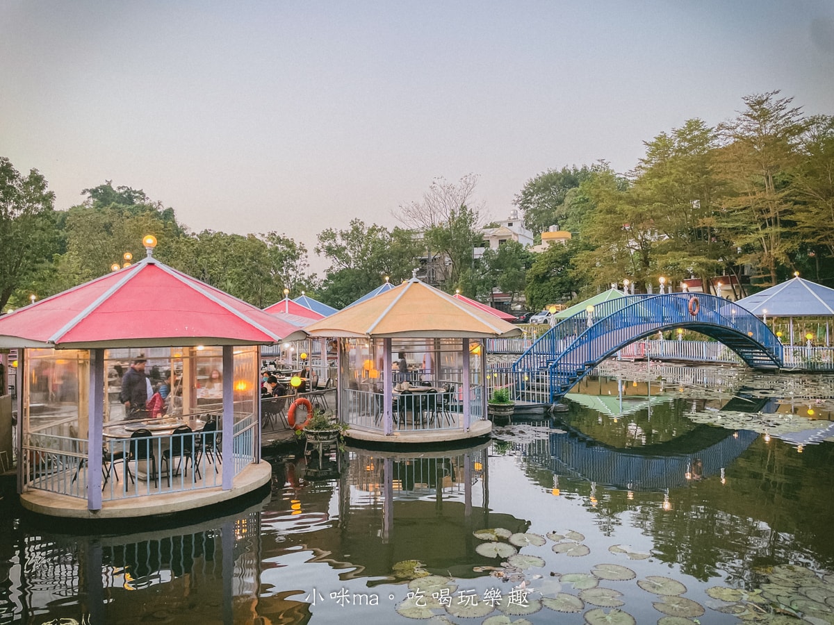 【高雄景觀餐廳推薦】翠湖水上景觀餐廳｜異國風情水上玻璃屋！高雄約會、家庭聚餐都超適合