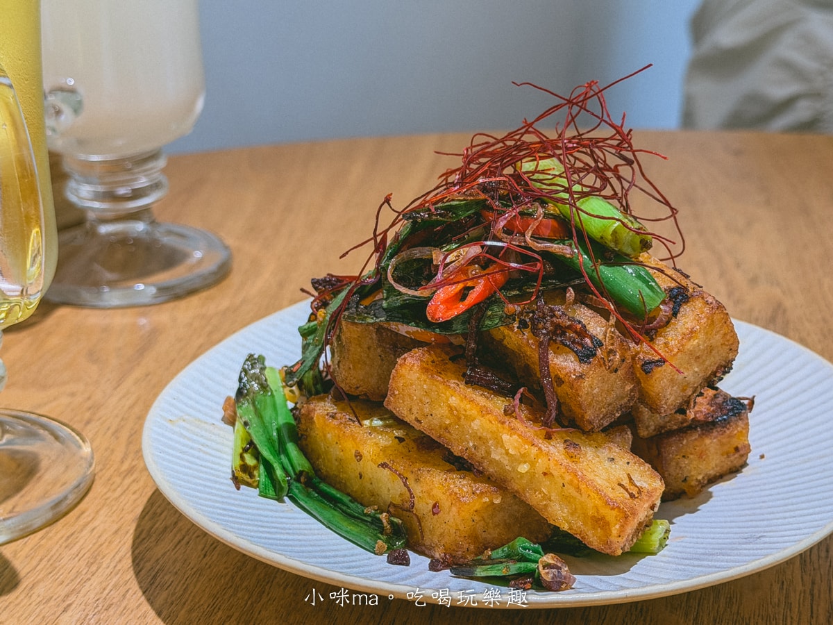 【桃園青埔美食推薦】皿皿 新中式定食料理|藏身橫山書法公園旁的極簡美學!必點金桂花梅子釀雞,享受最有儀式感的單人定食 - 第15張圖 皿皿必點私房菜瑤柱炒蘿蔔糕細節特寫