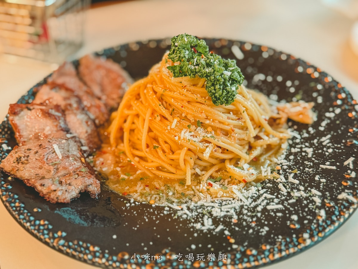 【中山站美食】Meat Up 覓晌 中山店|視覺系浮誇甜點、超強義大利麵,姐妹聚會必收藏的電影感餐廳! - 第14張圖 【中山站美食】Meat Up 覓晌 中山店|視覺系浮誇甜點、超強義大利麵,姐妹聚會必收藏的電影感餐廳!