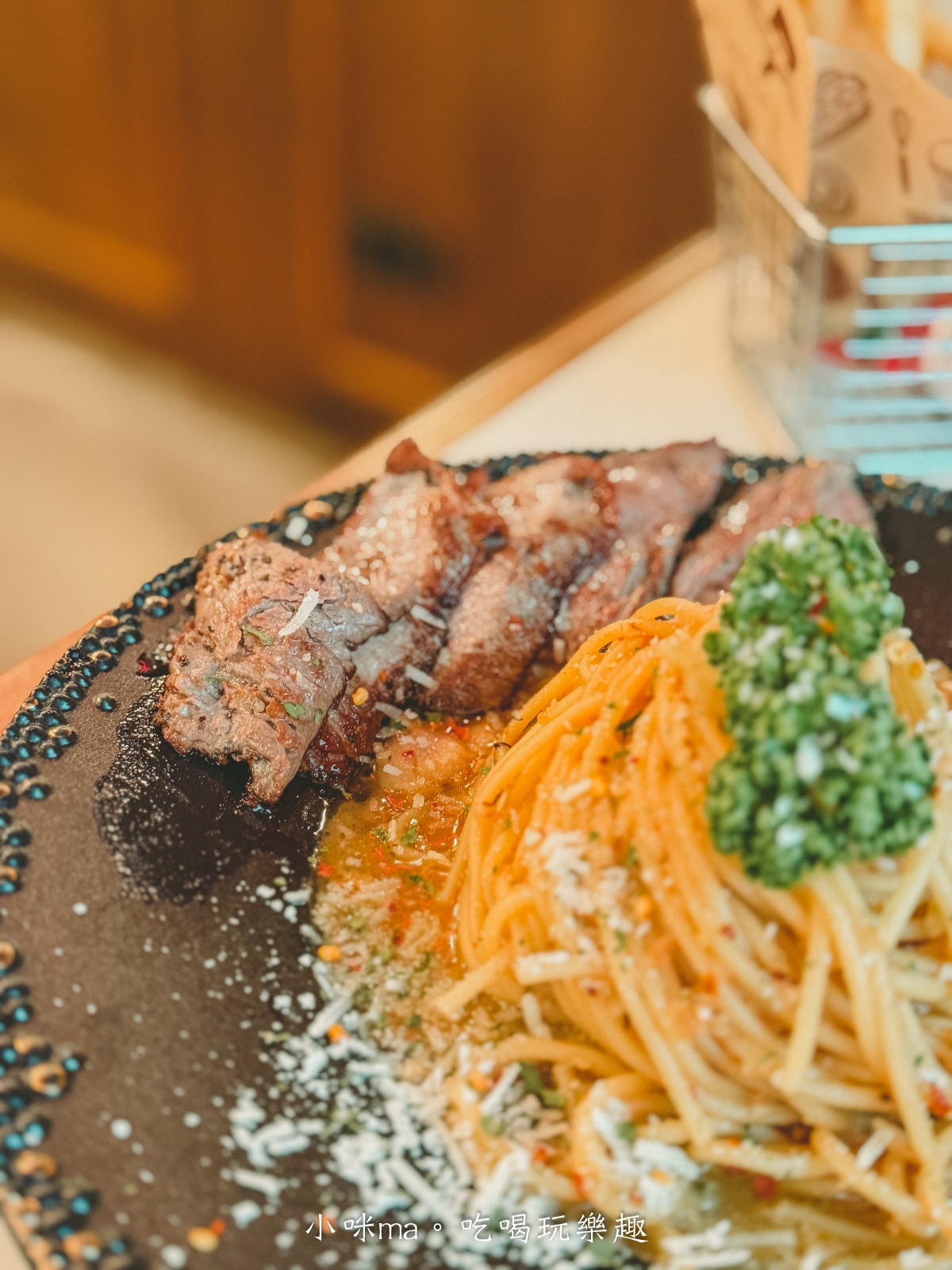 【中山站美食】Meat Up 覓晌 中山店|視覺系浮誇甜點、超強義大利麵,姐妹聚會必收藏的電影感餐廳! - 第15張圖 【中山站美食】Meat Up 覓晌 中山店|視覺系浮誇甜點、超強義大利麵,姐妹聚會必收藏的電影感餐廳!