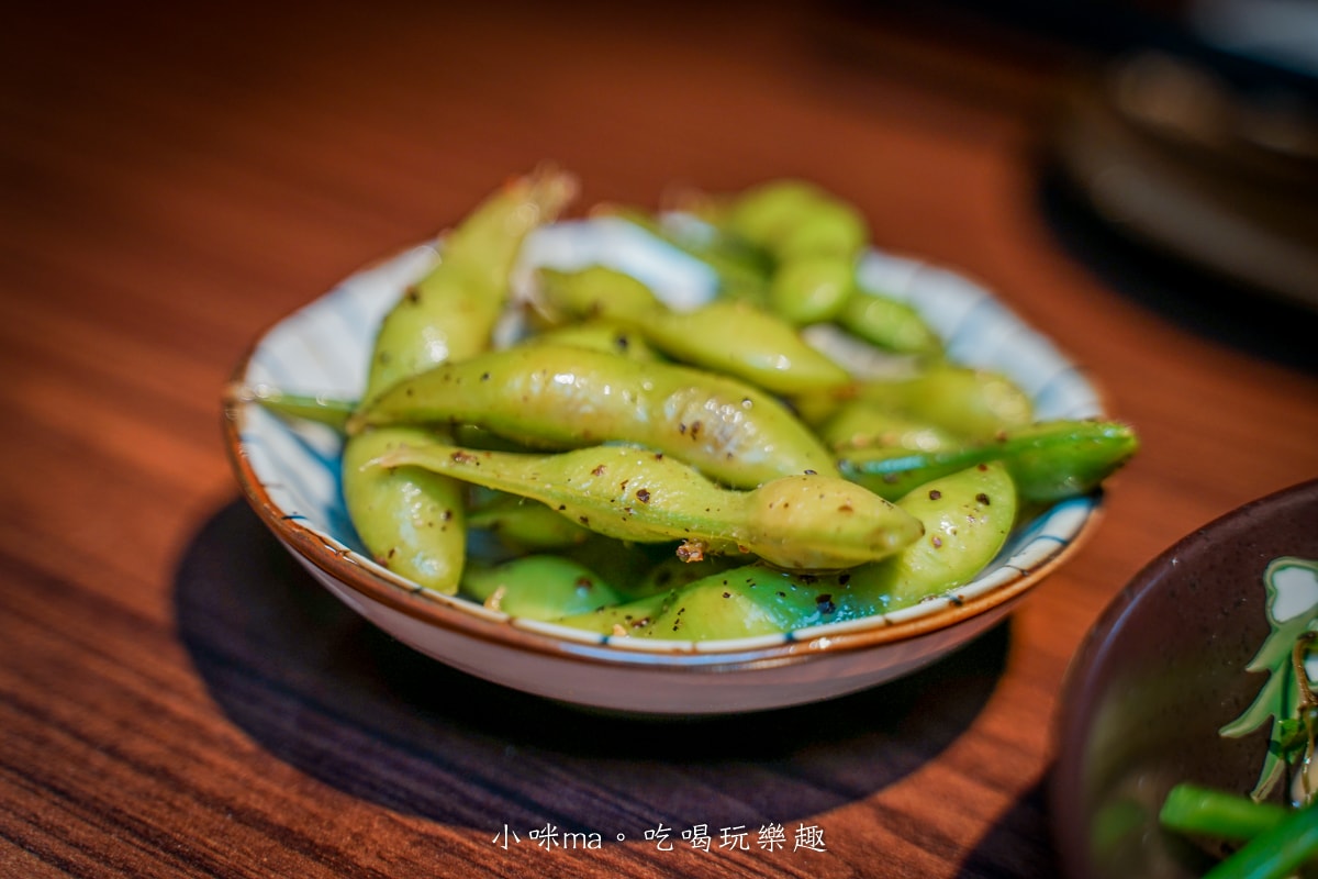 【中山林森北路居酒屋推薦】 鑫炭號居酒屋｜林森北路巷弄隱藏版美味！厚切牛舌、月見雞肉丸必點！朋友聚餐小酌超有氣氛