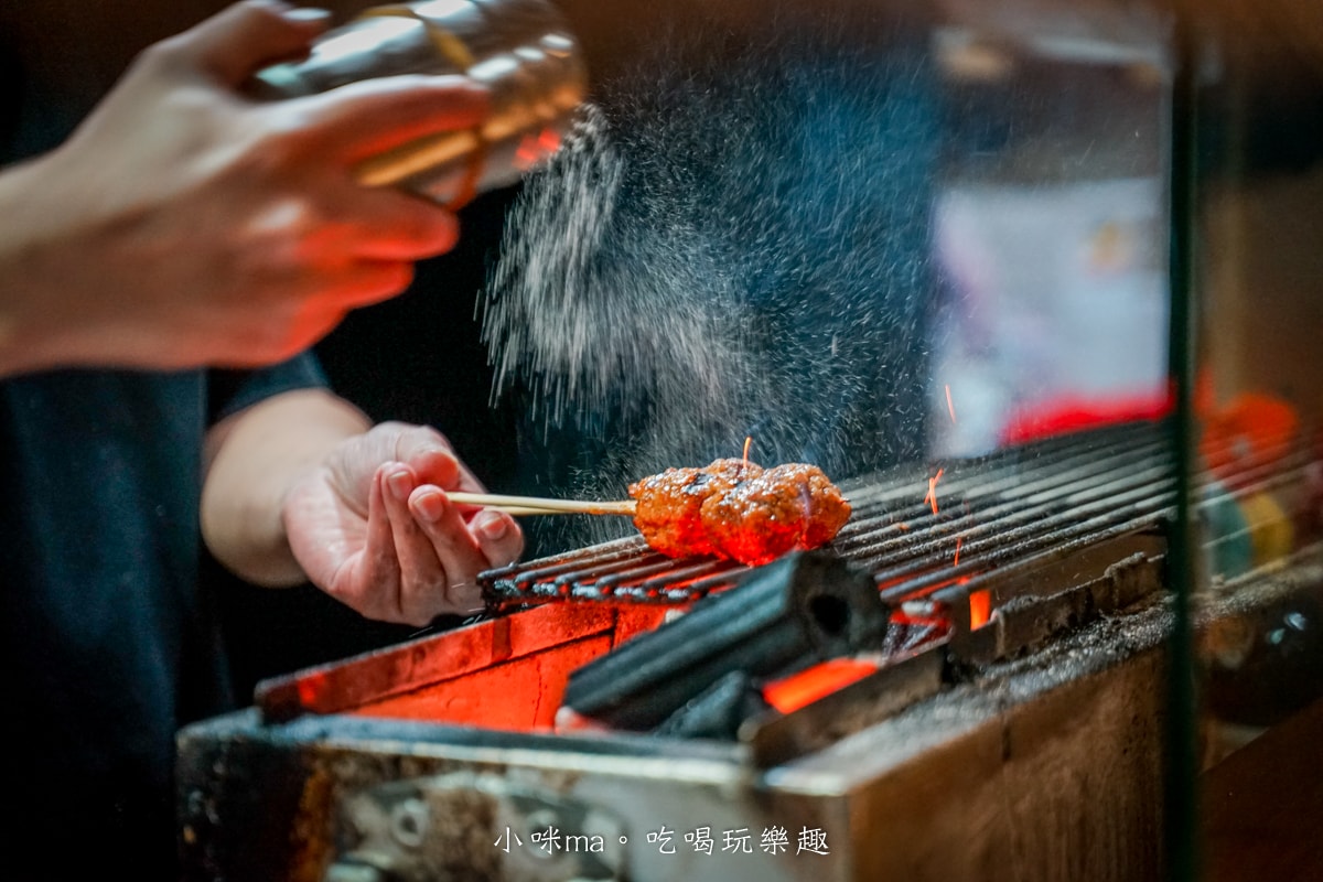 【中山林森北路居酒屋推薦】 鑫炭號居酒屋｜林森北路巷弄隱藏版美味！厚切牛舌、月見雞肉丸必點！朋友聚餐小酌超有氣氛