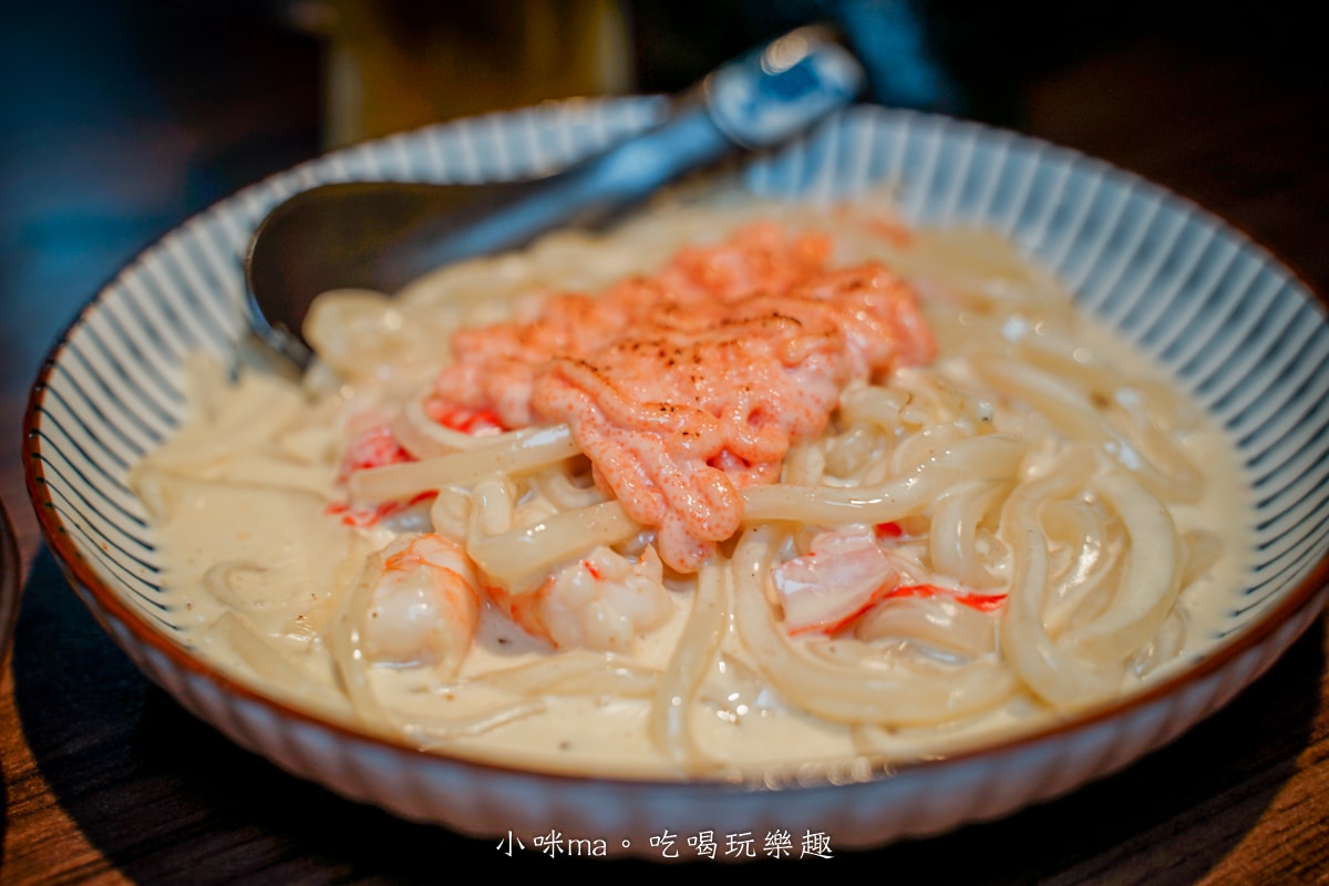 【中山林森北路居酒屋推薦】 鑫炭號居酒屋｜林森北路巷弄隱藏版美味！厚切牛舌、月見雞肉丸必點！朋友聚餐小酌超有氣氛