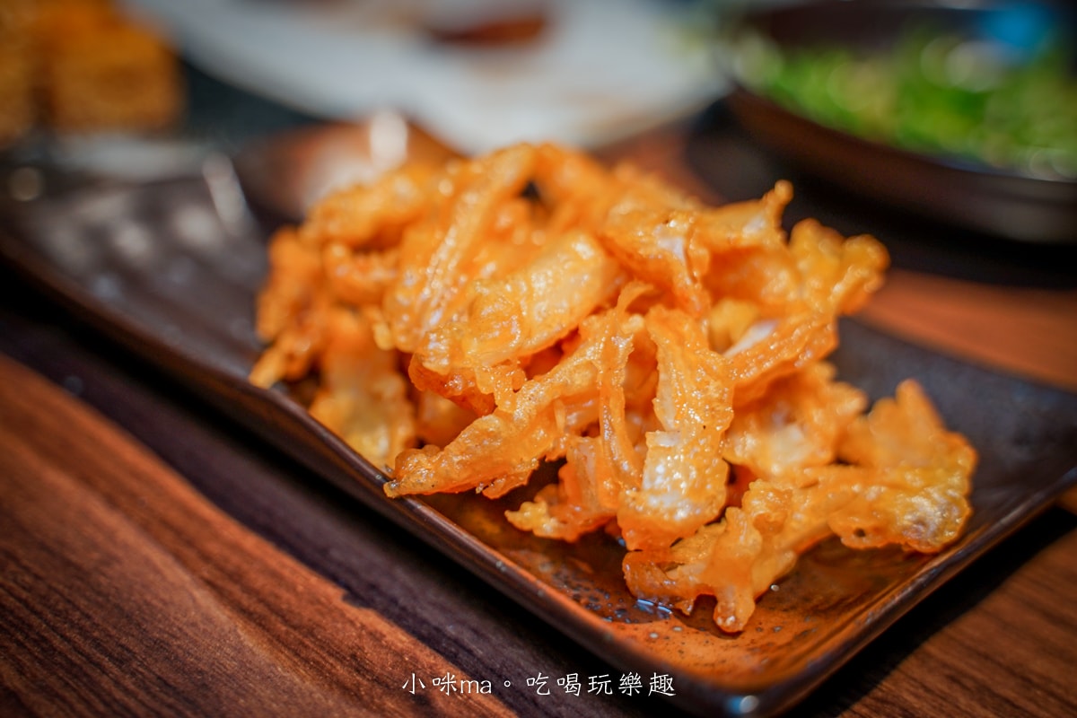 【中山林森北路居酒屋推薦】 鑫炭號居酒屋｜林森北路巷弄隱藏版美味！厚切牛舌、月見雞肉丸必點！朋友聚餐小酌超有氣氛