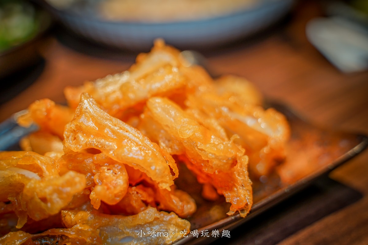 【中山林森北路居酒屋推薦】 鑫炭號居酒屋｜林森北路巷弄隱藏版美味！厚切牛舌、月見雞肉丸必點！朋友聚餐小酌超有氣氛