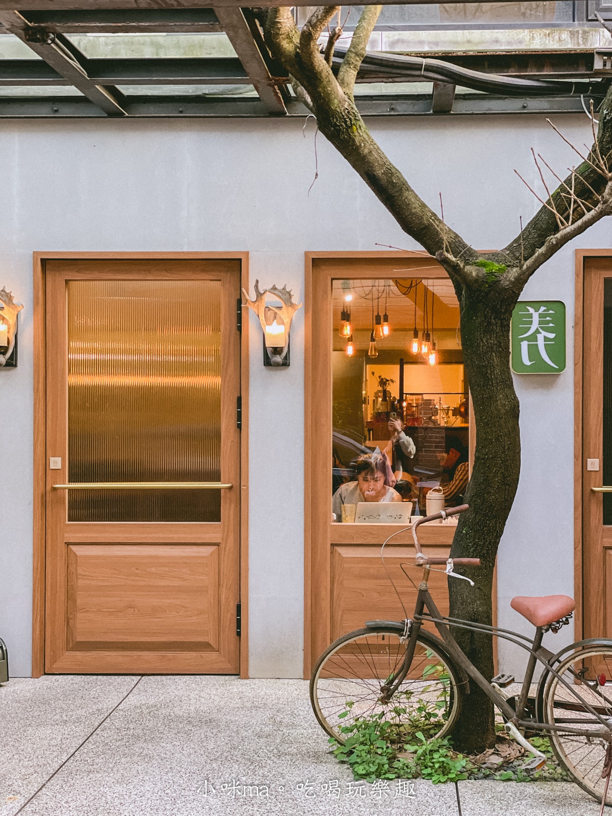 【市政府站咖啡廳】Arthere Café 上樓看看咖啡|信義區不限時咖啡廳推薦,早午餐+插座咖啡廳一坐一下午 - 第17張圖 【市政府站咖啡廳】Arthere Café 上樓看看咖啡|信義區不限時咖啡廳推薦,早午餐+插座咖啡廳一坐一下午