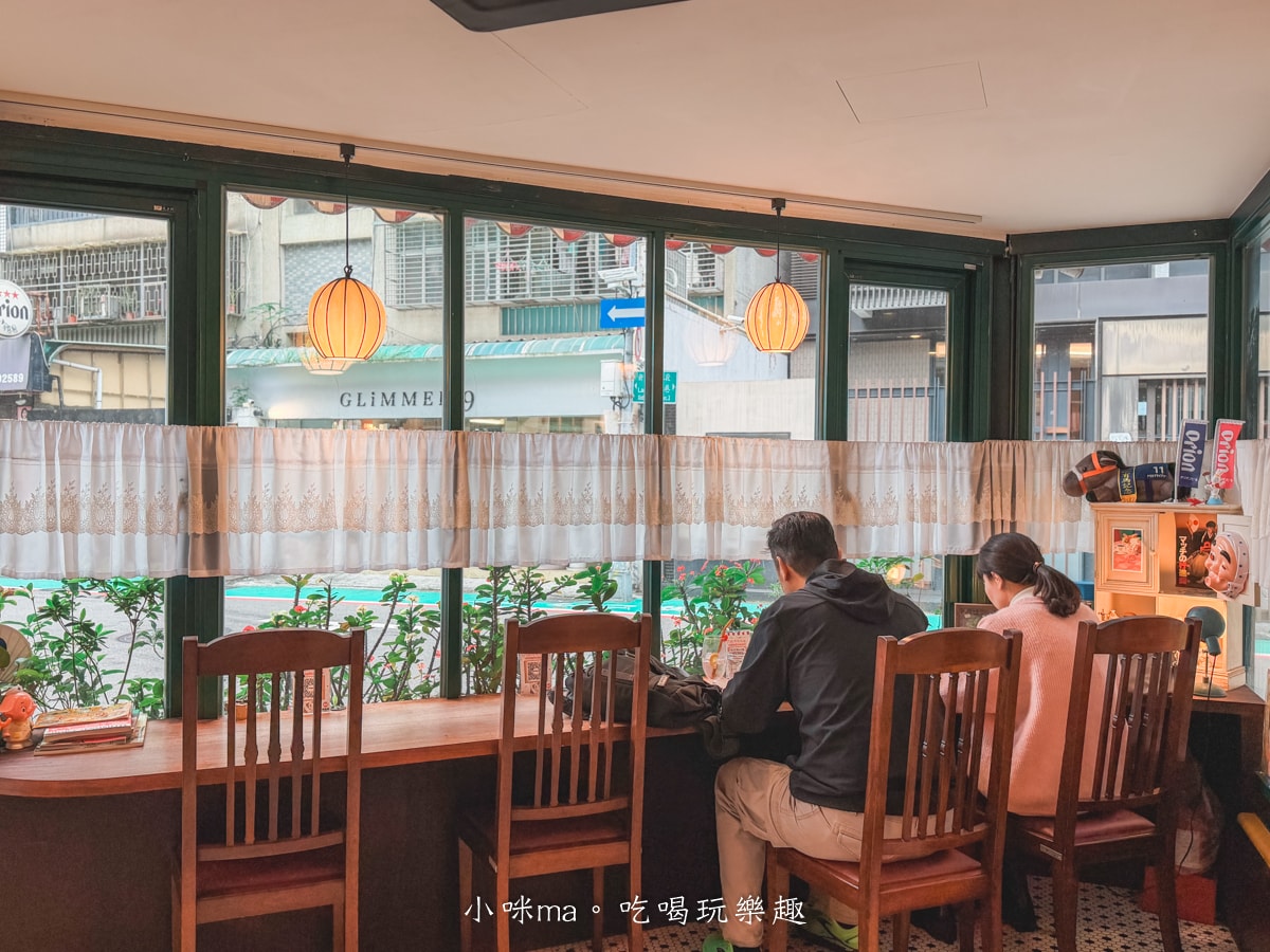 【公館美食】炭波波喫茶|昭和復古咖啡廳爆紅!漢堡排咖哩、布丁必吃,台電大樓下午茶推薦 - 第6張圖 【公館美食】炭波波喫茶|昭和復古咖啡廳爆紅!漢堡排咖哩、布丁必吃,台電大樓下午茶推薦