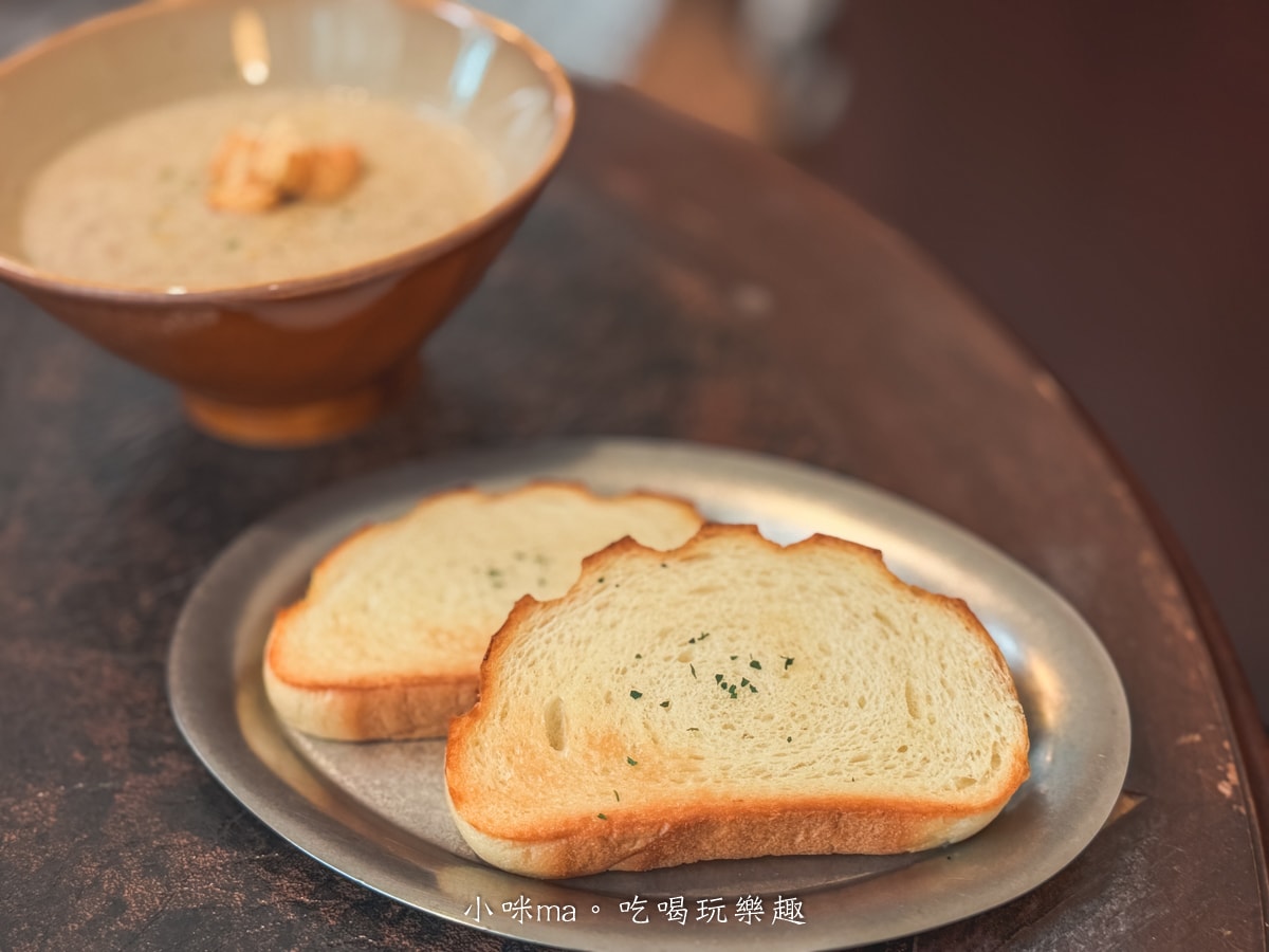 【公館美食】炭波波喫茶|昭和復古咖啡廳爆紅!漢堡排咖哩、布丁必吃,台電大樓下午茶推薦 - 第15張圖 【公館美食】炭波波喫茶|昭和復古咖啡廳爆紅!漢堡排咖哩、布丁必吃,台電大樓下午茶推薦
