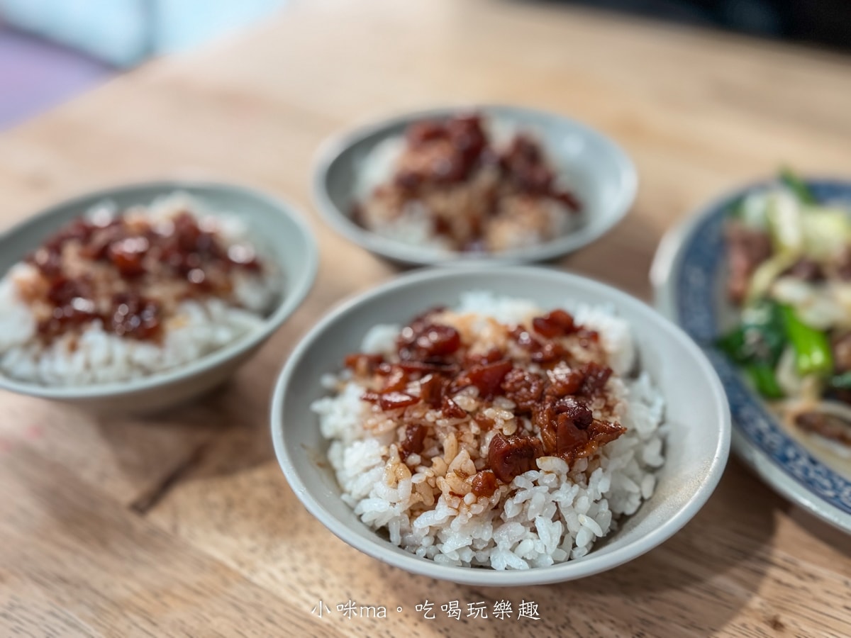 【台南美食】西羅殿牛肉湯|米其林必比登推薦!點湯就送「黑金肉燥飯」太狂了~粉嫩溫體牛清甜入魂,內行老饕必排這間! - 第10張圖 【台南美食】西羅殿牛肉湯|米其林必比登推薦!點湯就送「黑金肉燥飯」太狂了~粉嫩溫體牛清甜入魂,內行老饕必排這間!