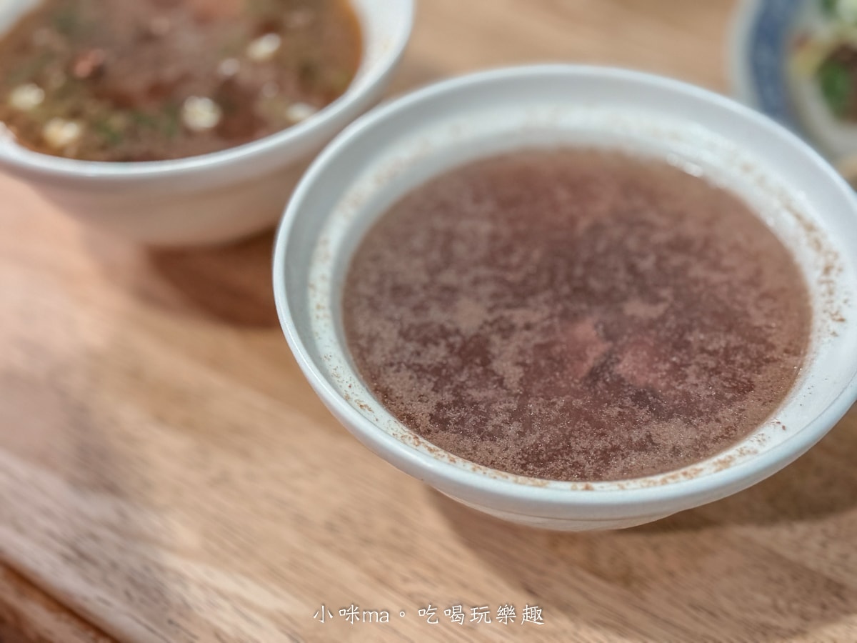 【台南美食】西羅殿牛肉湯|米其林必比登推薦!點湯就送「黑金肉燥飯」太狂了~粉嫩溫體牛清甜入魂,內行老饕必排這間! - 第12張圖 【台南美食】西羅殿牛肉湯|米其林必比登推薦!點湯就送「黑金肉燥飯」太狂了~粉嫩溫體牛清甜入魂,內行老饕必排這間!