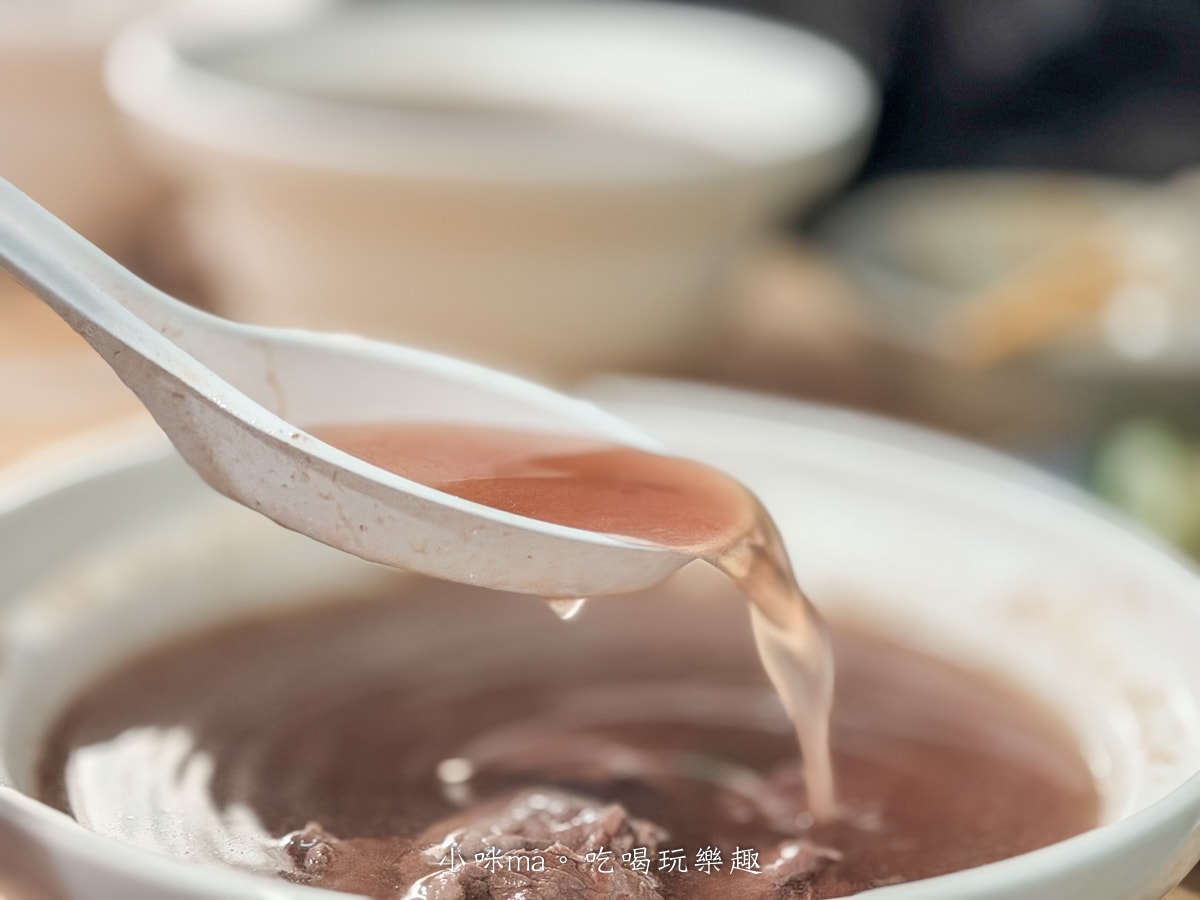 【台南美食】西羅殿牛肉湯|米其林必比登推薦!點湯就送「黑金肉燥飯」太狂了~粉嫩溫體牛清甜入魂,內行老饕必排這間! - 第15張圖 【台南美食】西羅殿牛肉湯|米其林必比登推薦!點湯就送「黑金肉燥飯」太狂了~粉嫩溫體牛清甜入魂,內行老饕必排這間!