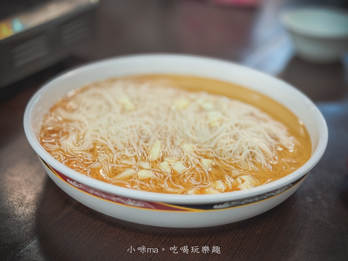 【高雄景觀餐廳】雷達土雞城｜過年回娘家必衝！認明「藍色招牌」，大崗山百萬夜景＋超澎湃土雞料理！