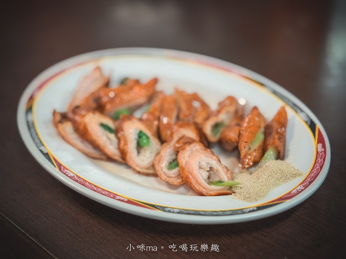 【高雄景觀餐廳】雷達土雞城｜過年回娘家必衝！認明「藍色招牌」，大崗山百萬夜景＋超澎湃土雞料理！