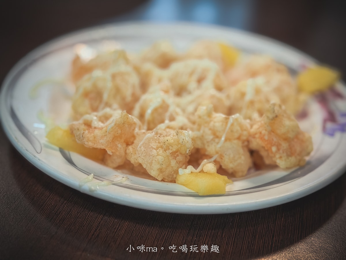 【高雄景觀餐廳】雷達土雞城｜過年回娘家必衝！認明「藍色招牌」，大崗山百萬夜景＋超澎湃土雞料理！