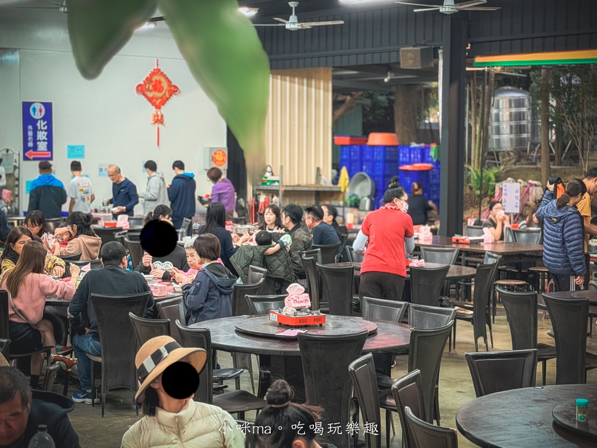 【高雄景觀餐廳】雷達土雞城｜過年回娘家必衝！認明「藍色招牌」，大崗山百萬夜景＋超澎湃土雞料理！
