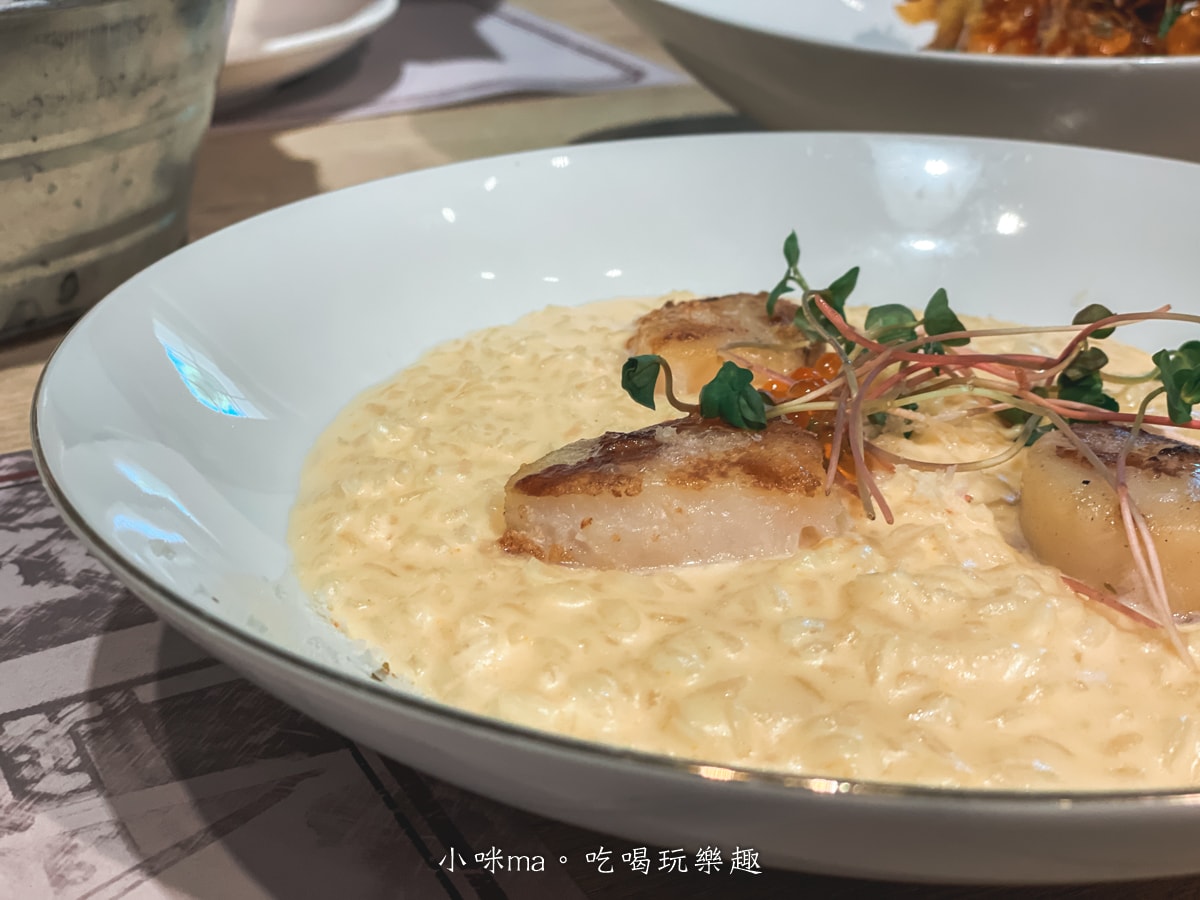 【陽明山親子餐廳】BRICK YARD 33 1/3美軍俱樂部|可玩水+好停車!景觀美食一次滿足,台北景觀餐廳推薦 - 第22張圖 陽明山美食推薦-BY33美軍俱樂部-北海道海膽干貝燉飯-豪華海鮮料理