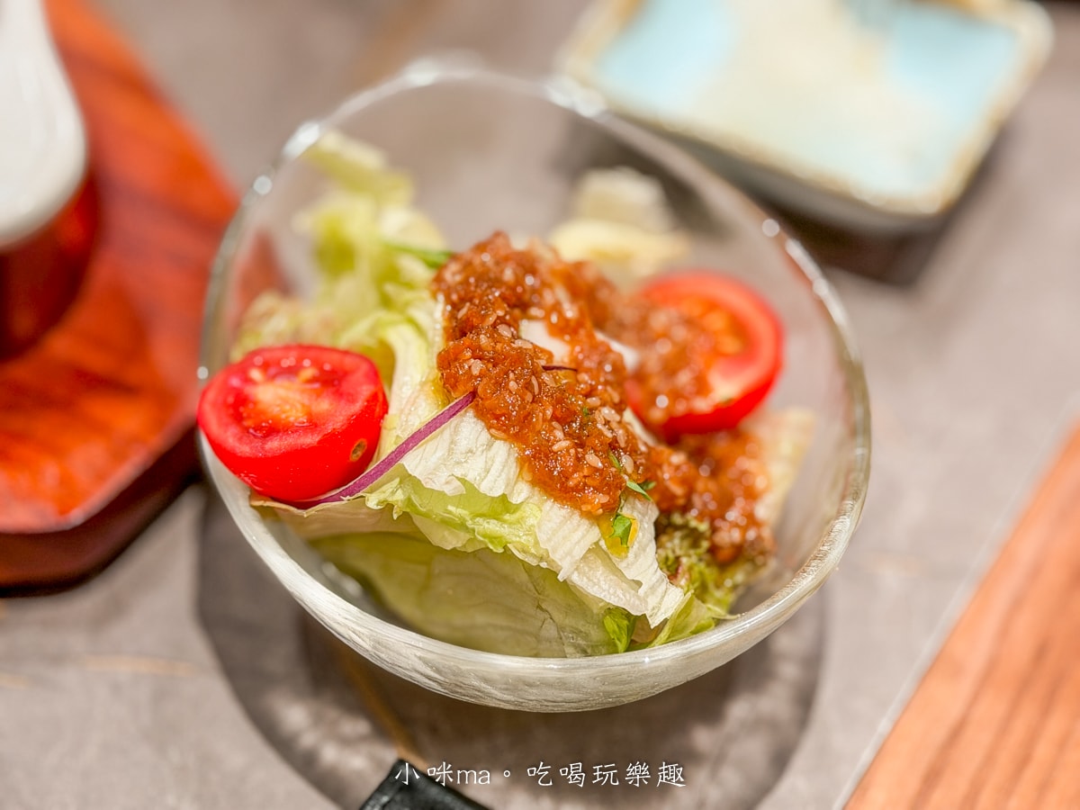 【中山站美食】稲町家 洋食•喫茶｜一秒飛日本昭和時代！厚炸豬排咖哩飯配上夢幻船型聖代，南西商圈最美的復古喫茶店！