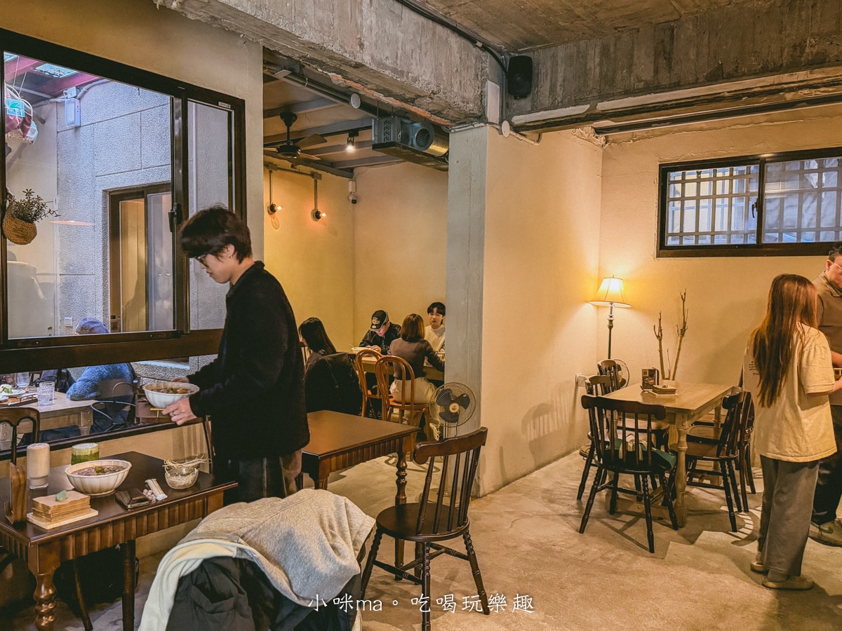 BéVive 忠孝新生站 文青咖啡廳內部空間