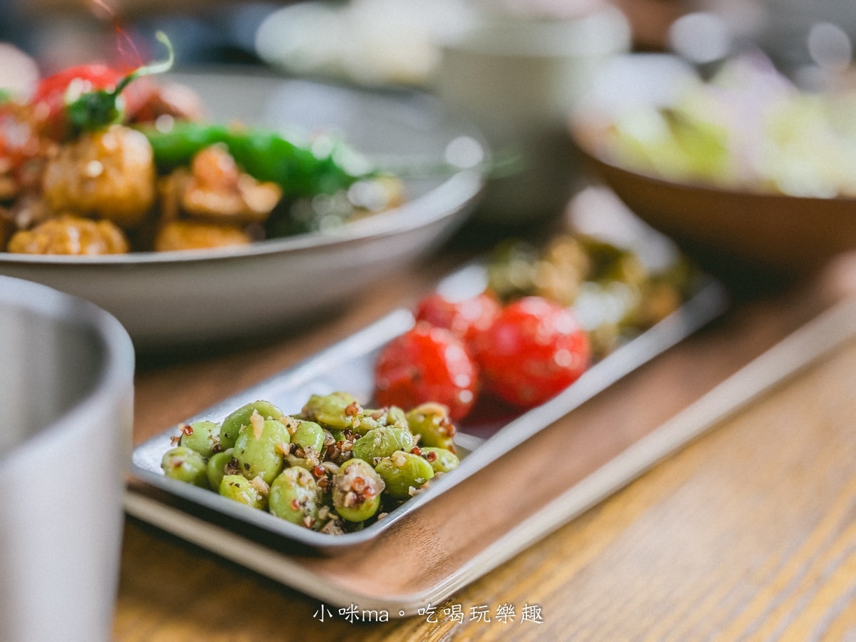 【東門站美食】習瑞鎮商行｜東門站秘境！老宅 5 樓的微光角落，隱身在老宅裡的微光角落，鹹花生咖哩與手作戚風的完美相遇