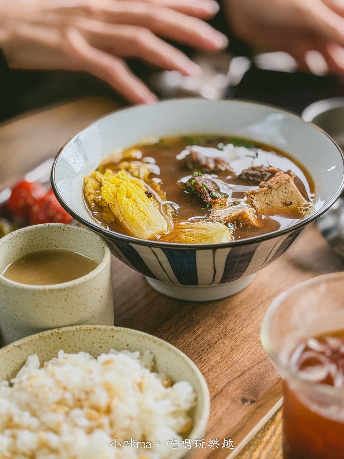 【東門站美食】習瑞鎮商行｜東門站秘境！老宅 5 樓的微光角落，隱身在老宅裡的微光角落，鹹花生咖哩與手作戚風的完美相遇