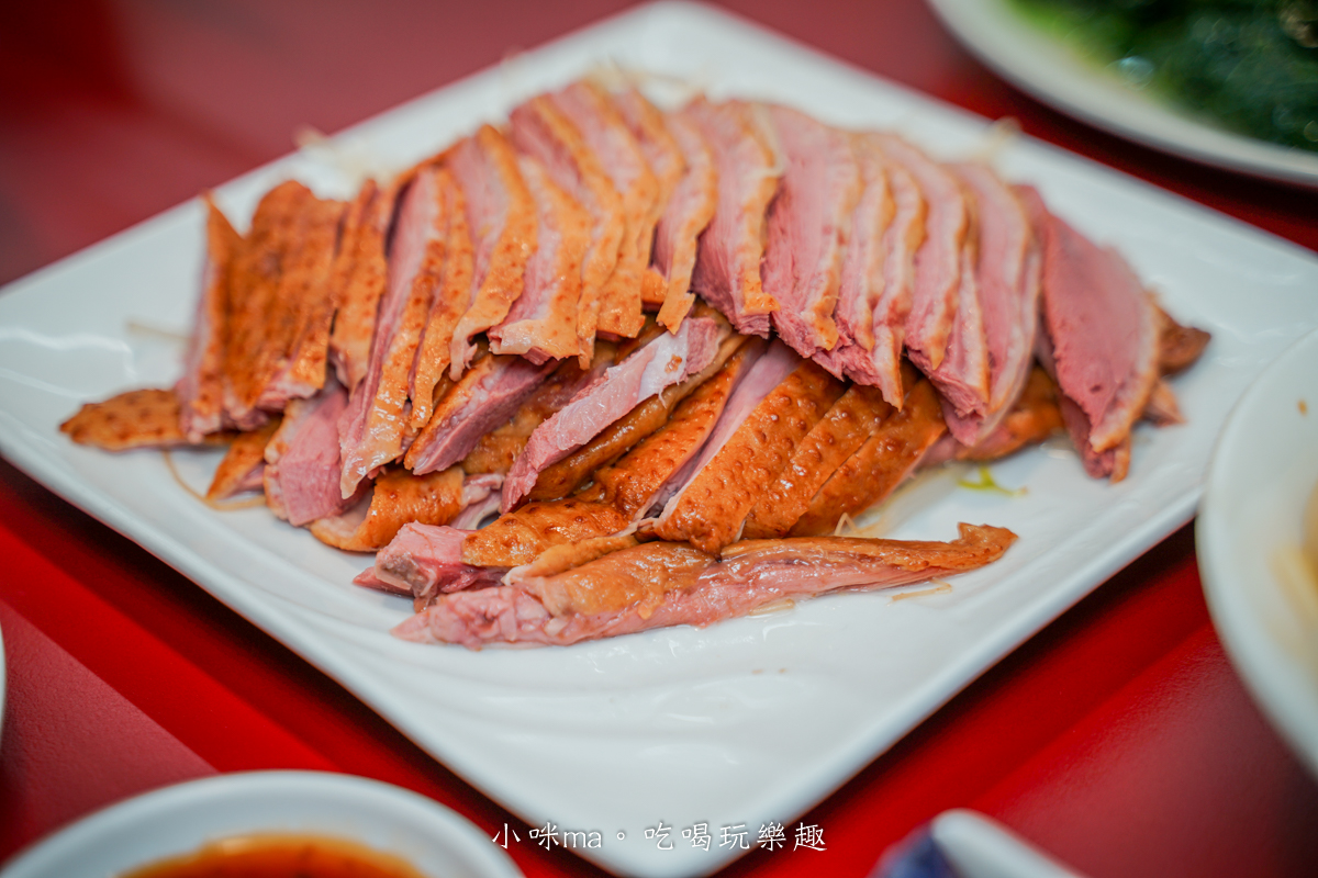【板橋美食】呈信鵝肉 板橋中山店|每月1號免費鵝肉飯!永和排隊名店進駐,去骨鵝肉超加分 - 第21張圖 去骨茶鵝後腿|板橋鵝肉切盤推薦