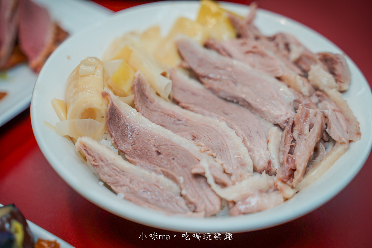【板橋美食】呈信鵝肉 板橋中山店|每月1號免費鵝肉飯!永和排隊名店進駐,去骨鵝肉超加分 - 第17張圖 特盛鵝肉飯|板橋必吃去骨鵝肉飯推薦