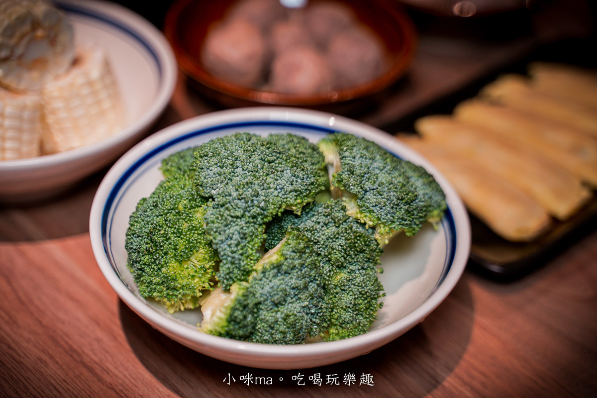 【市政府麻辣火鍋推薦】員外佬麻辣火鍋|全素蔬果湯頭清爽不油膩,信義區必吃火鍋 - 第46張圖 娃菜花椰菜火鍋蔬菜 蔬果湯頭更清甜