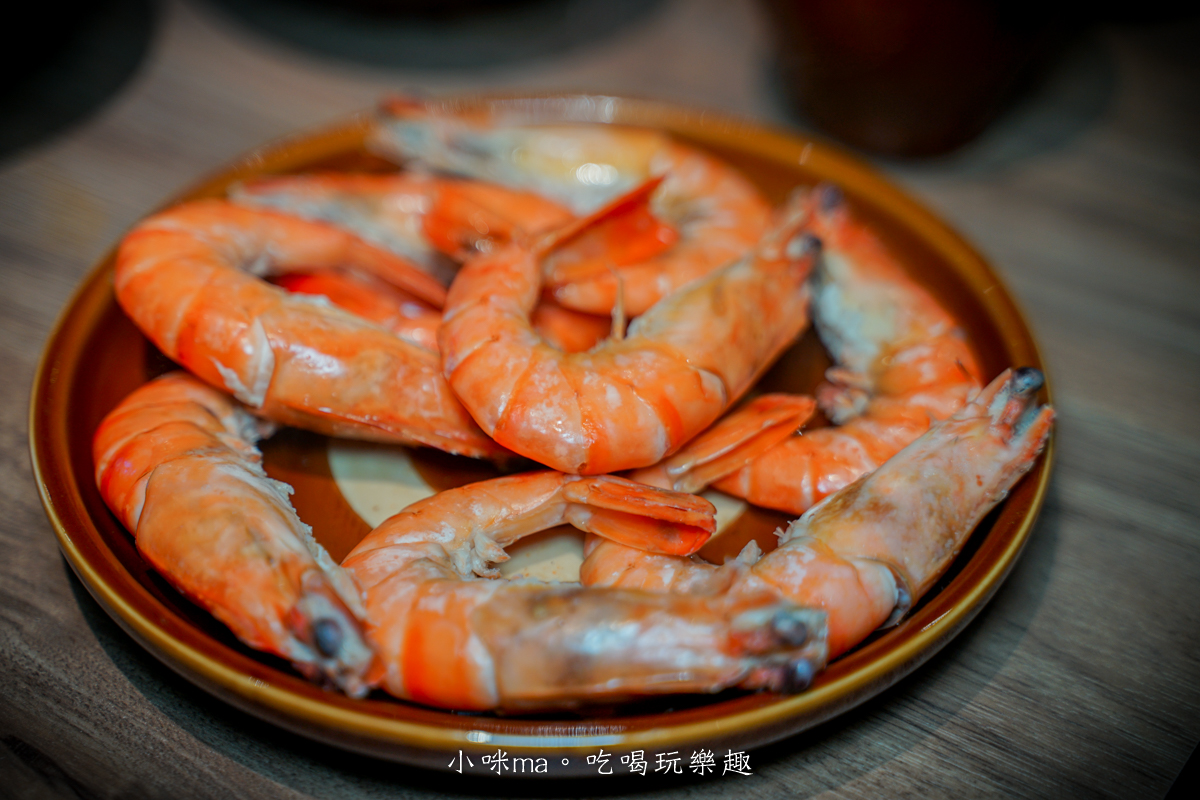【市政府麻辣火鍋推薦】員外佬麻辣火鍋|全素蔬果湯頭清爽不油膩,信義區必吃火鍋 - 第36張圖 火鍋海鮮推薦 草蝦肉質鮮甜Q彈