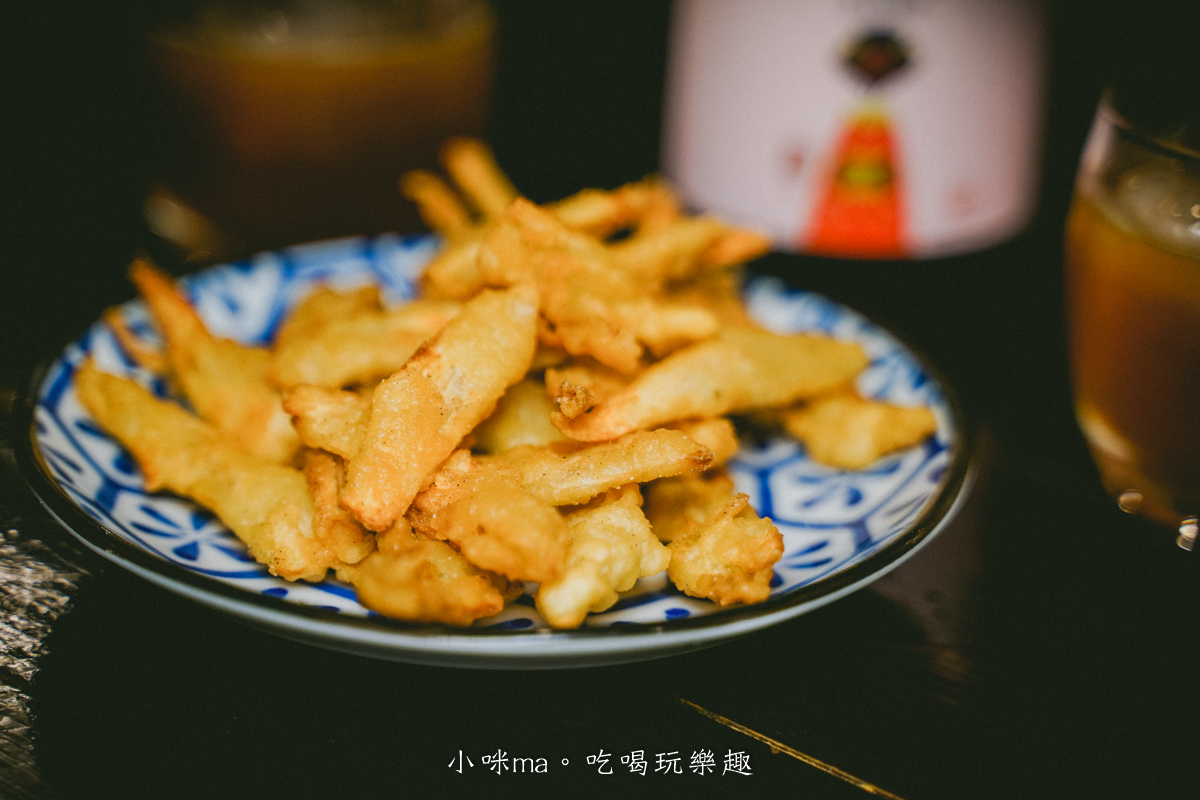 【東區居酒屋】彡耕居食事所|時禾酒藏梅酒太驚艷!茉莉花、紫蘇、生薑系梅酒一次喝懂,忠孝復興美食 - 第18張圖 酥炸牛蒡絲 細絲酥脆下酒菜推薦
