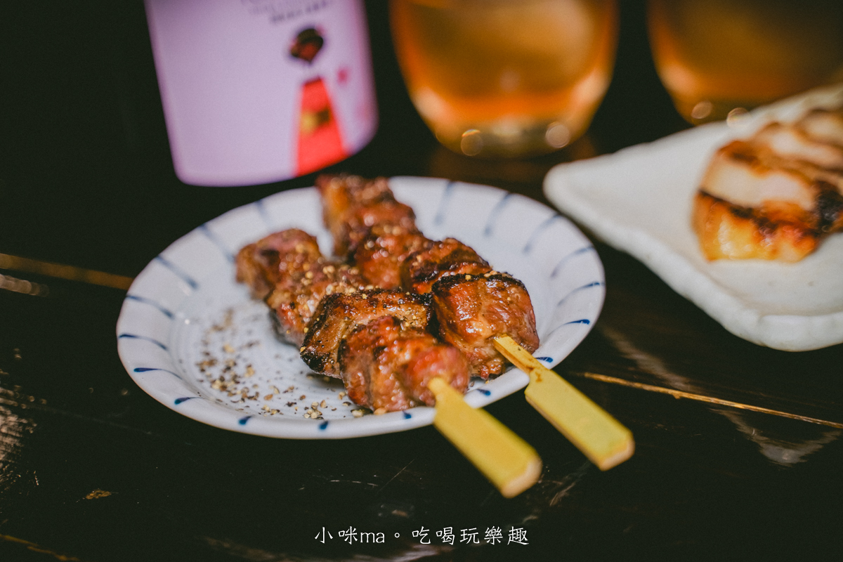 【東區居酒屋】彡耕居食事所|時禾酒藏梅酒太驚艷!茉莉花、紫蘇、生薑系梅酒一次喝懂,忠孝復興美食 - 第23張圖 彡耕牛肋串 炭火燒烤牛肉串 多汁口感