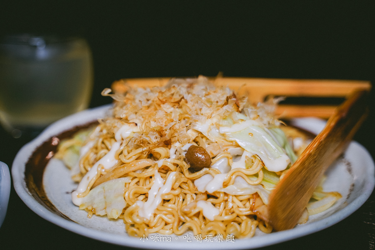 【東區居酒屋】彡耕居食事所|時禾酒藏梅酒太驚艷!茉莉花、紫蘇、生薑系梅酒一次喝懂,忠孝復興美食 - 第39張圖 昭和炒麵 日式經典炒麵柴魚片與美乃滋