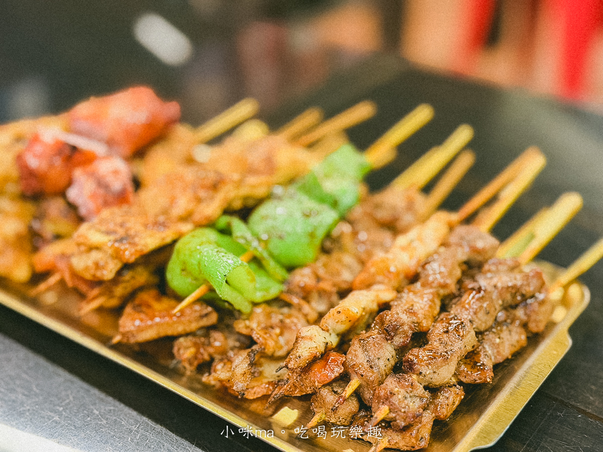嚴選牛肉串燒特寫，內湖必吃串燒肉質鮮嫩多汁