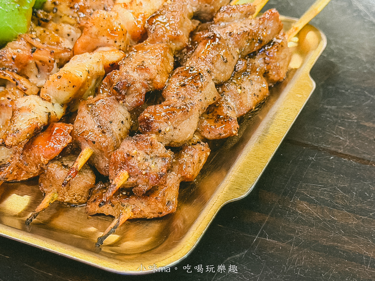 梅花豬肉串炭烤畫面，內湖串燒推薦經典必點