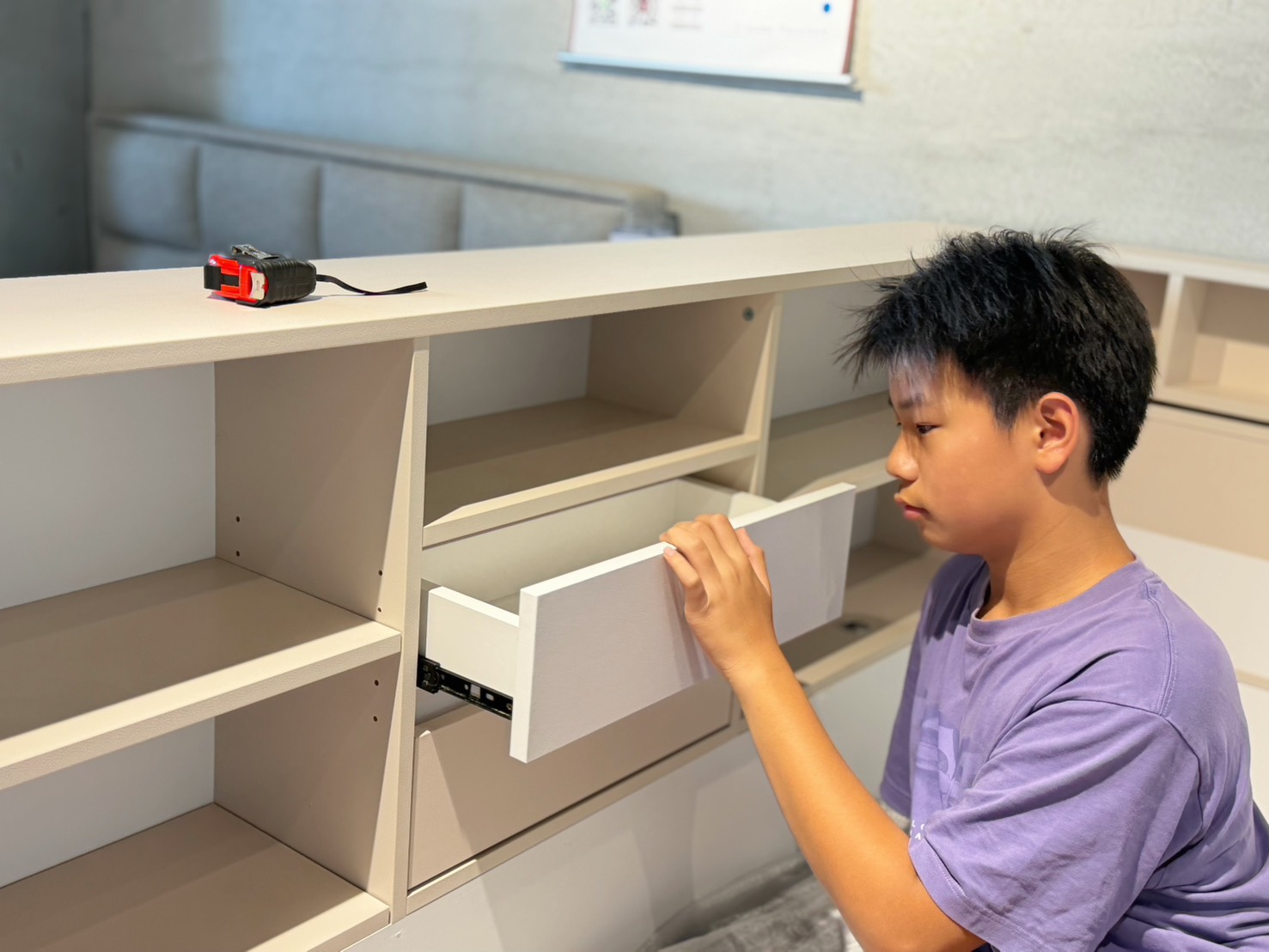 【嘉義家具推薦】億家具批發倉庫 嘉義店|四層樓超好逛!全屋家具客製化,沙發、床組、餐桌一次買齊,有溫度的小資裝潢天堂! - 第31張圖 嘉義床組推薦,實用型臥室家具