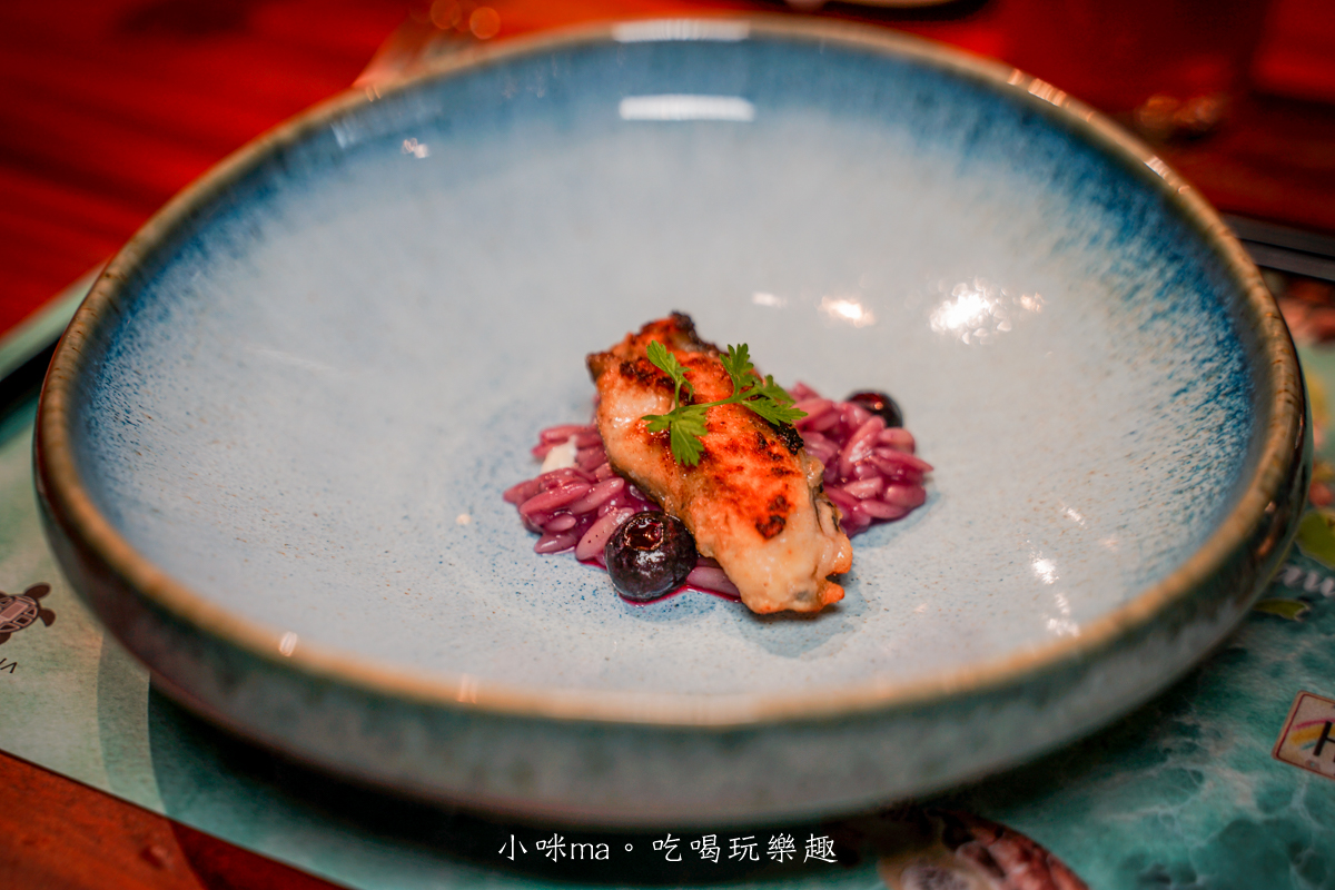 烏蘇拉藍莓米粒麵生蠔，特色創意海鮮