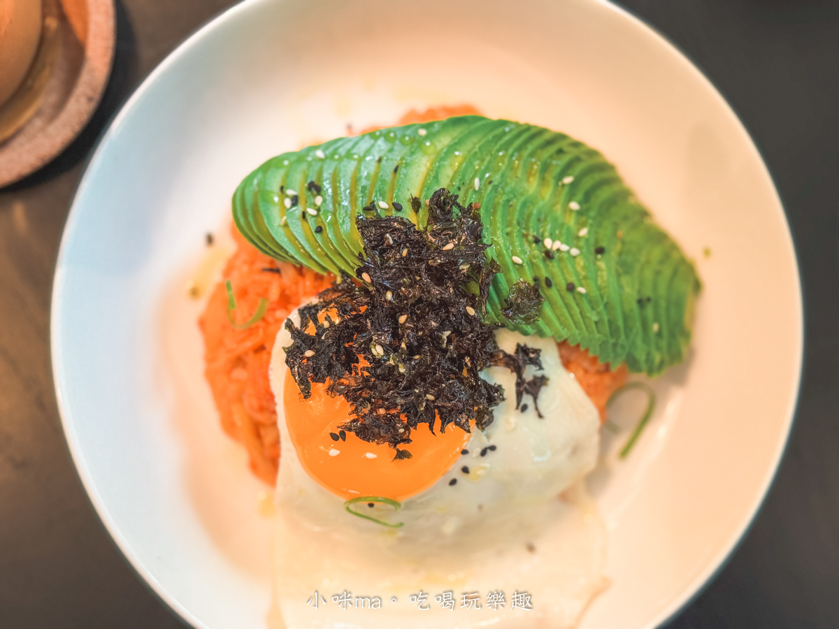 【台北美食】AUFGLET Taipei|台北東區門市開箱!韓國漢南洞可朗芙始祖、菜單價格、線上訂位懶人包 - 第11張圖 台北韓式早午餐推薦 AUFGLET 泡菜炒飯口感豐富層次分明